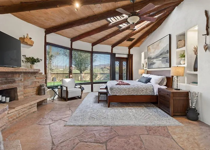 Desert Resort: Pool, Hot Tub, Golf Holiday home *
