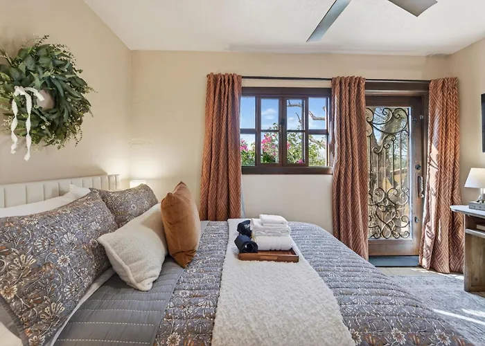 Desert Resort: Pool, Hot Tub, Golf Holiday home *