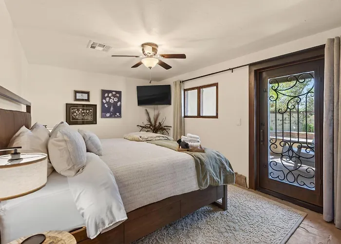 Desert Resort: Pool, Hot Tub, Golf Holiday home *