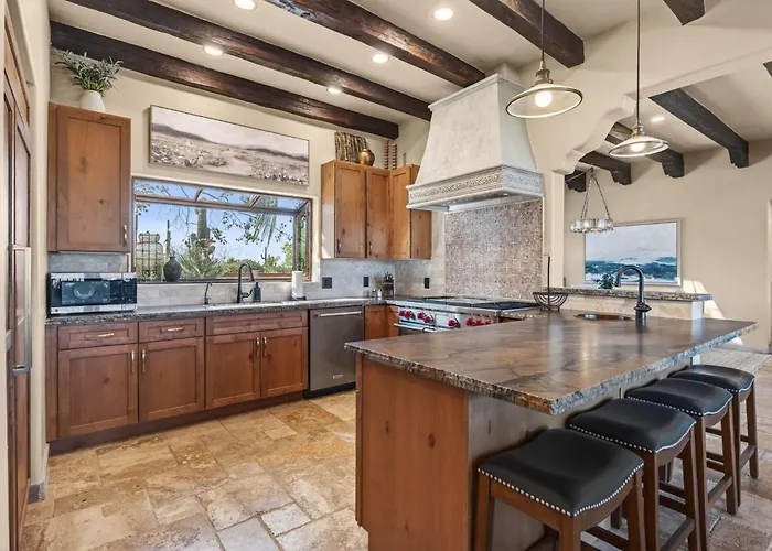Desert Resort: Pool, Hot Tub, Golf Holiday home *