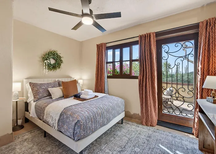 Desert Resort: Pool, Hot Tub, Golf